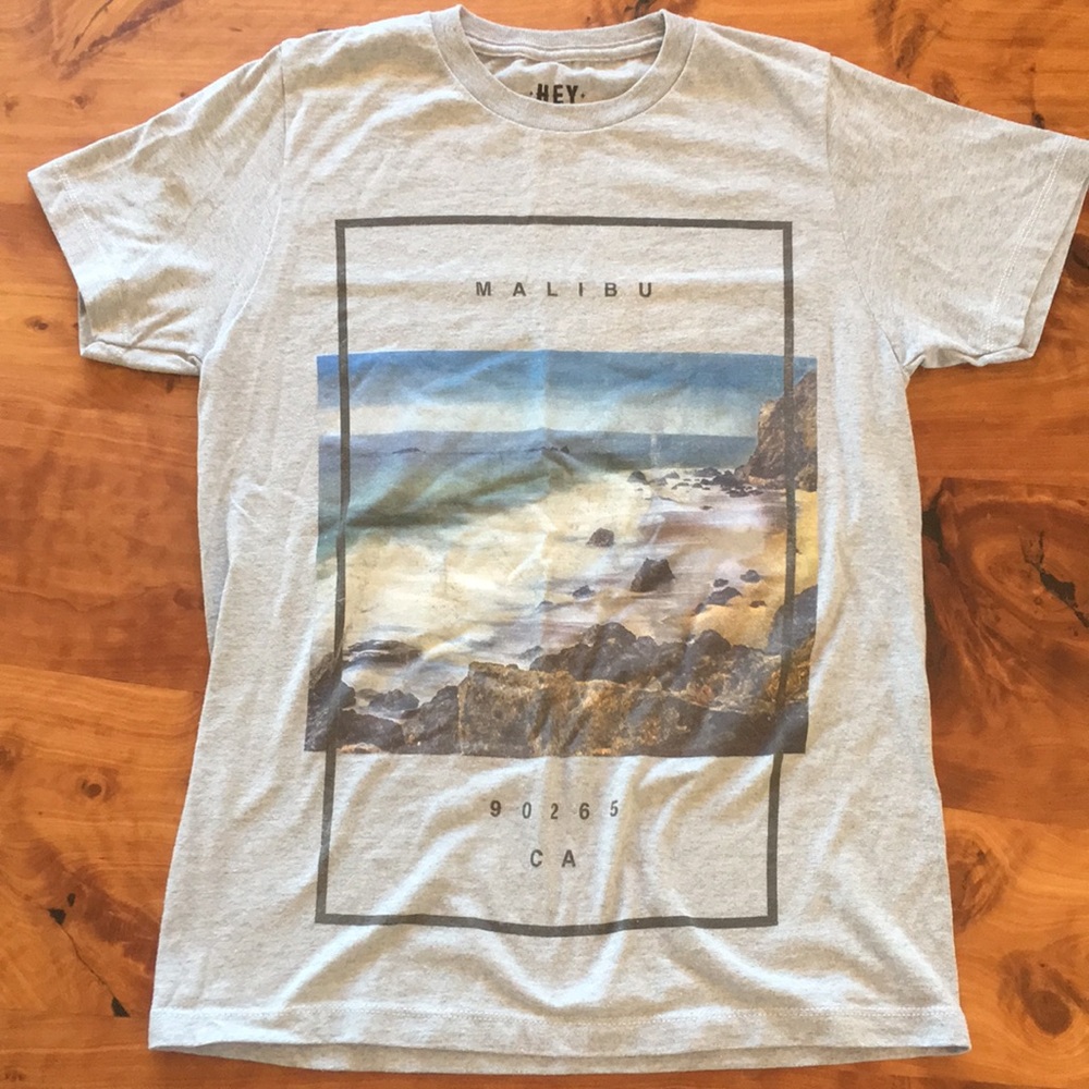 Men’s Small Grey Malibu Tee